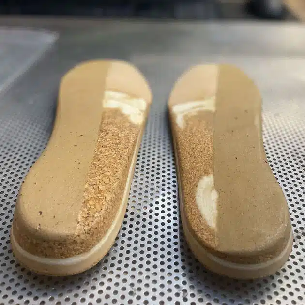 Orthopädie Peters Maßgefertigte Einlagen in 100 % Handarbeit für entlastete Füße 1 Maßgefertigte Einlagen in 100 % Handarbeit für entlastete Füße 1