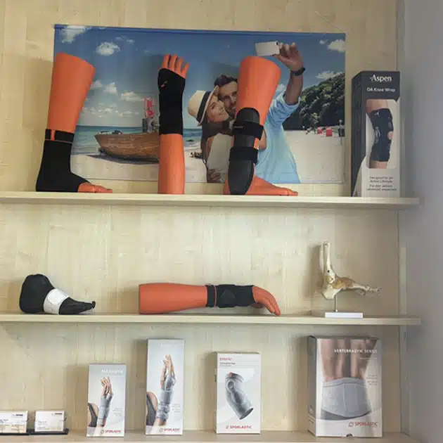 Orthopädie Peters Beim Orthopädieservice Peters steht der Mensch im Mittelpunkt. 1 Orthopädieservice